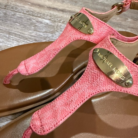 Michael Kors Coral Pink T-Strap Leather Sandals with Gold Plaque - Picture 2 of 4